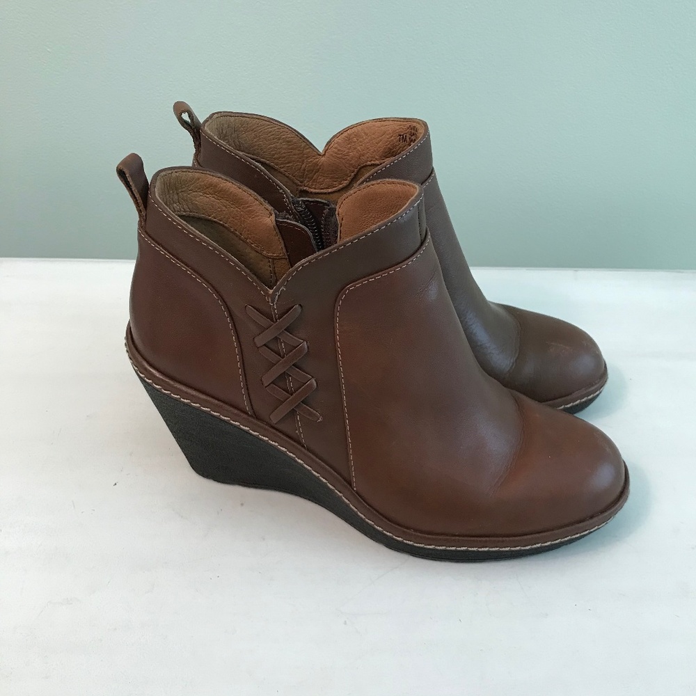 Sofft brown Leather booties